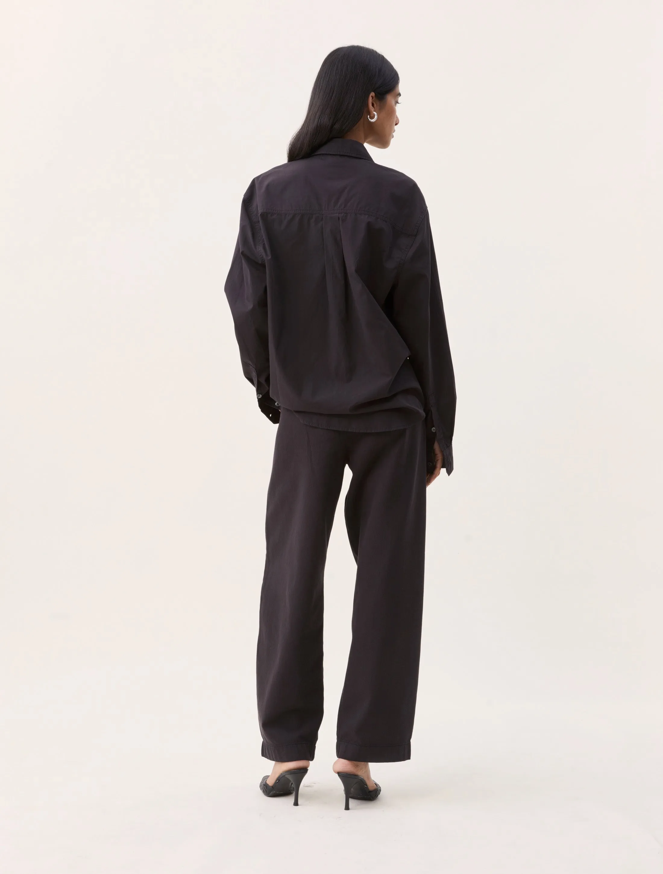 Como Shirt in Obsidian