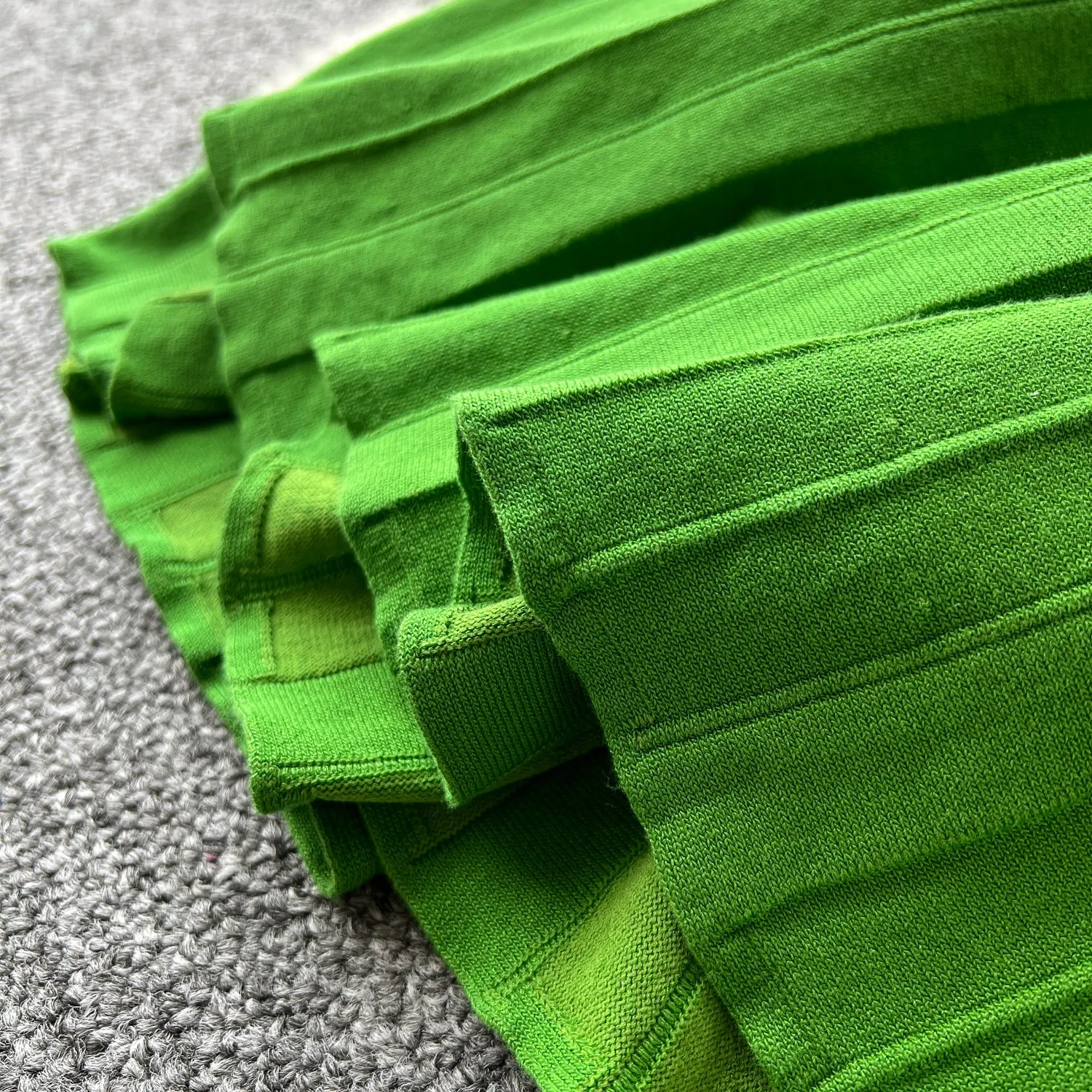 Elegant Off-shoulder Green Knitted Dress