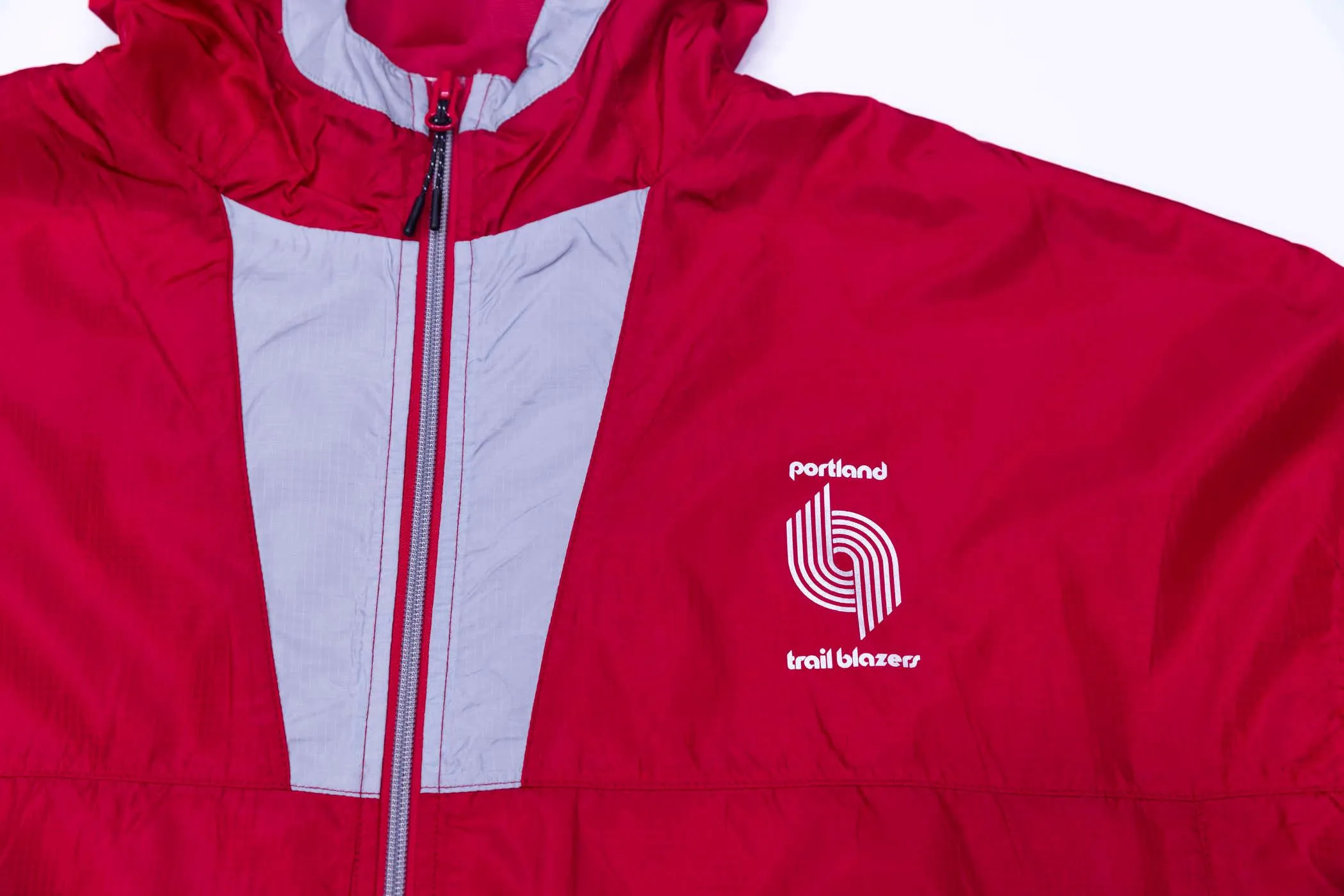 Mitchell & Ness 90s Reflective Lightweight Ripstop Jacket