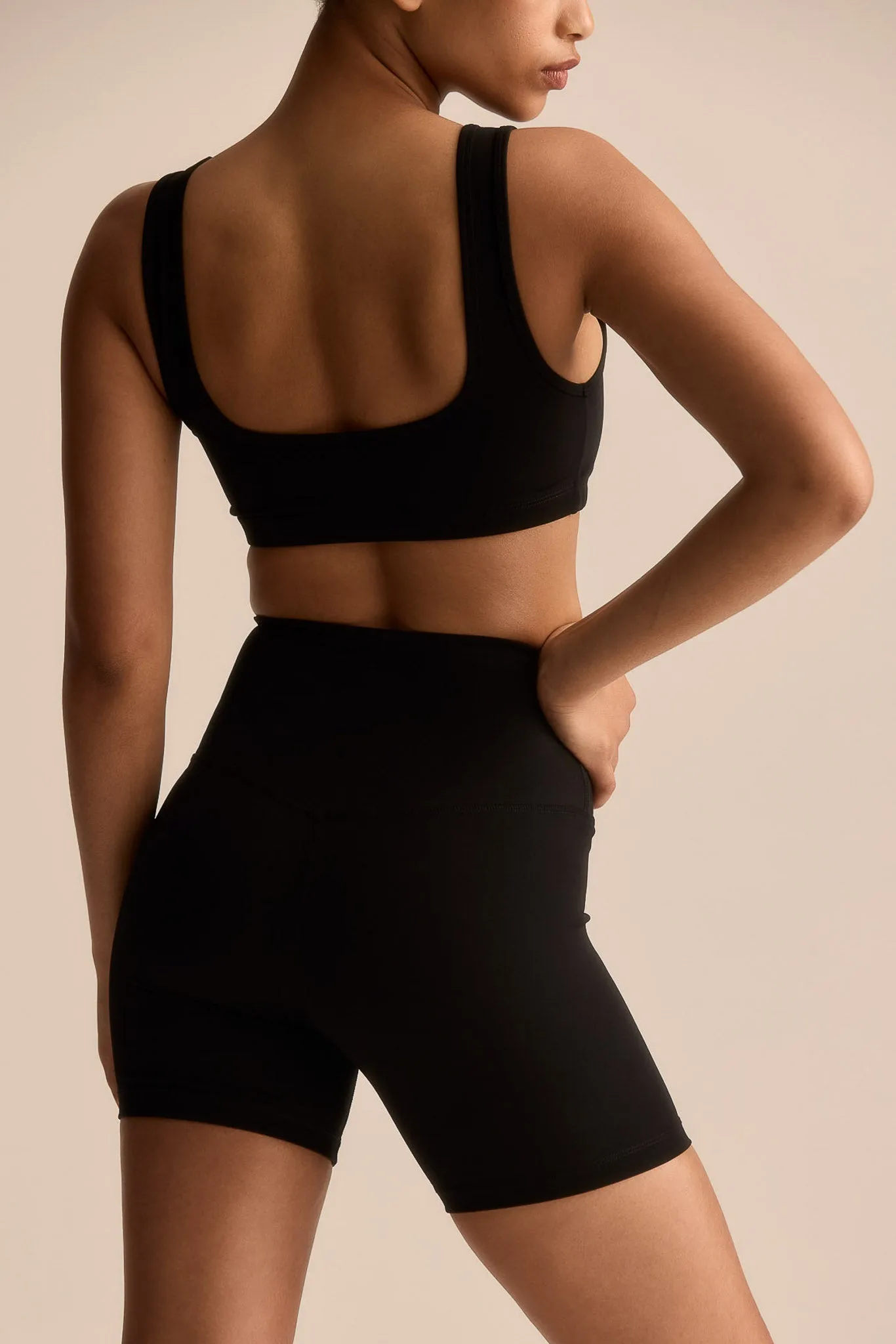 SPORTS BRA - BLACK