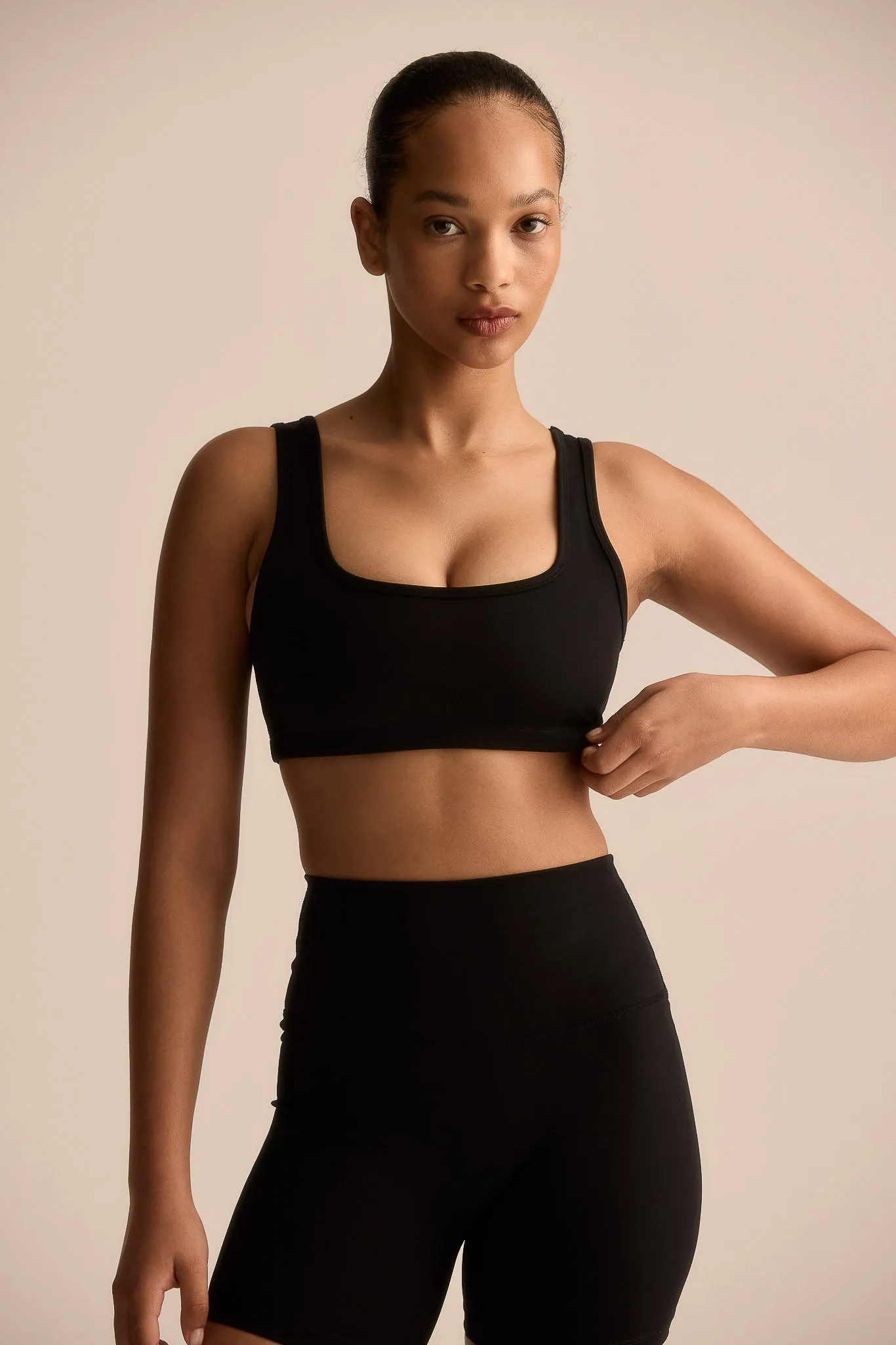 SPORTS BRA - BLACK